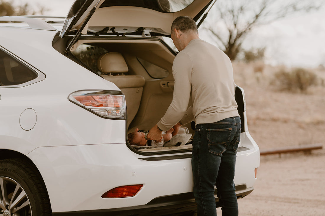 Chikiroo diaper change in the car