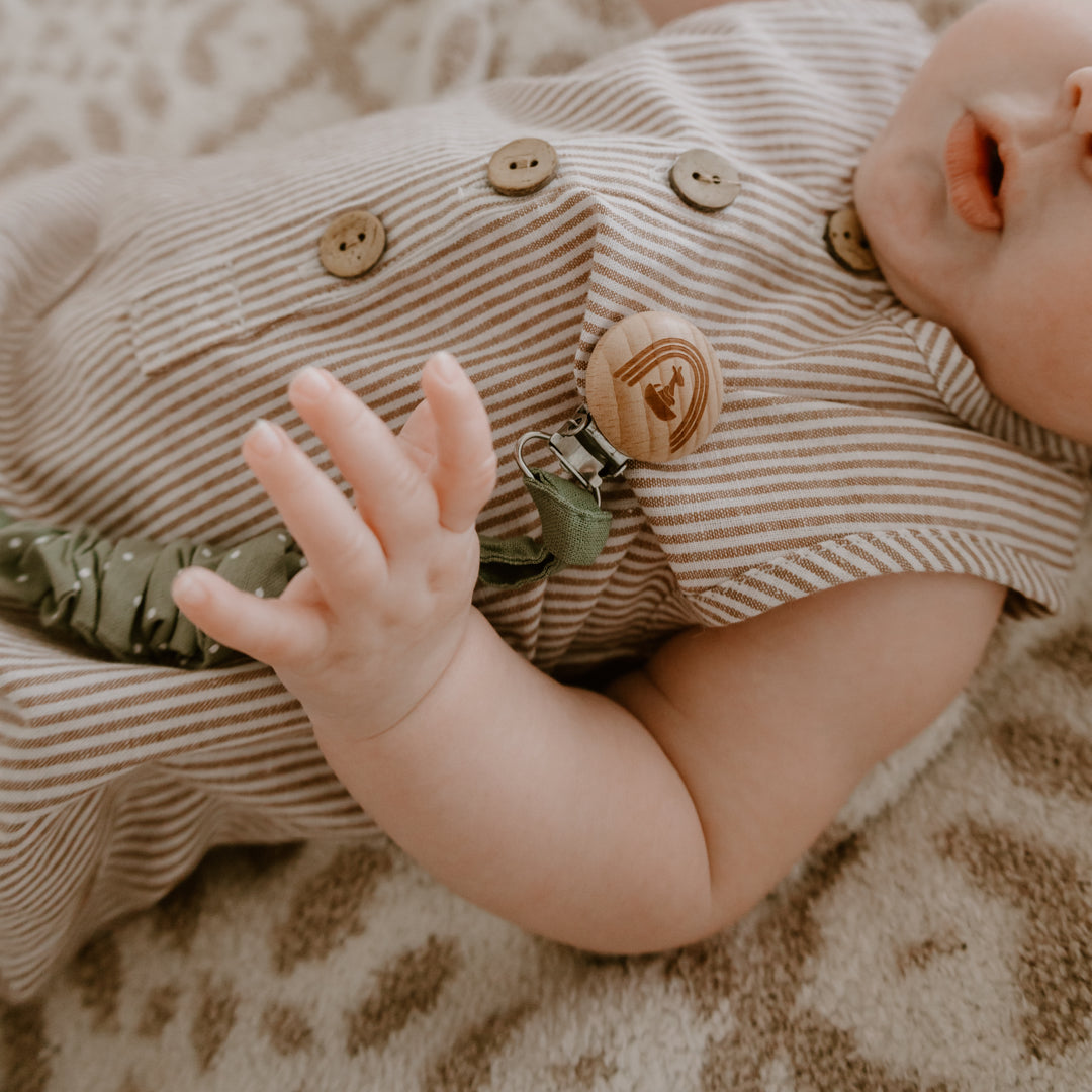 Stretchy Pacifier Clip