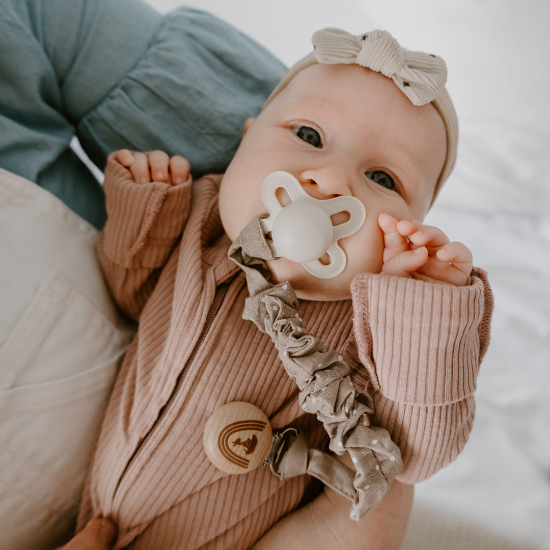 Stretchy Pacifier Clip