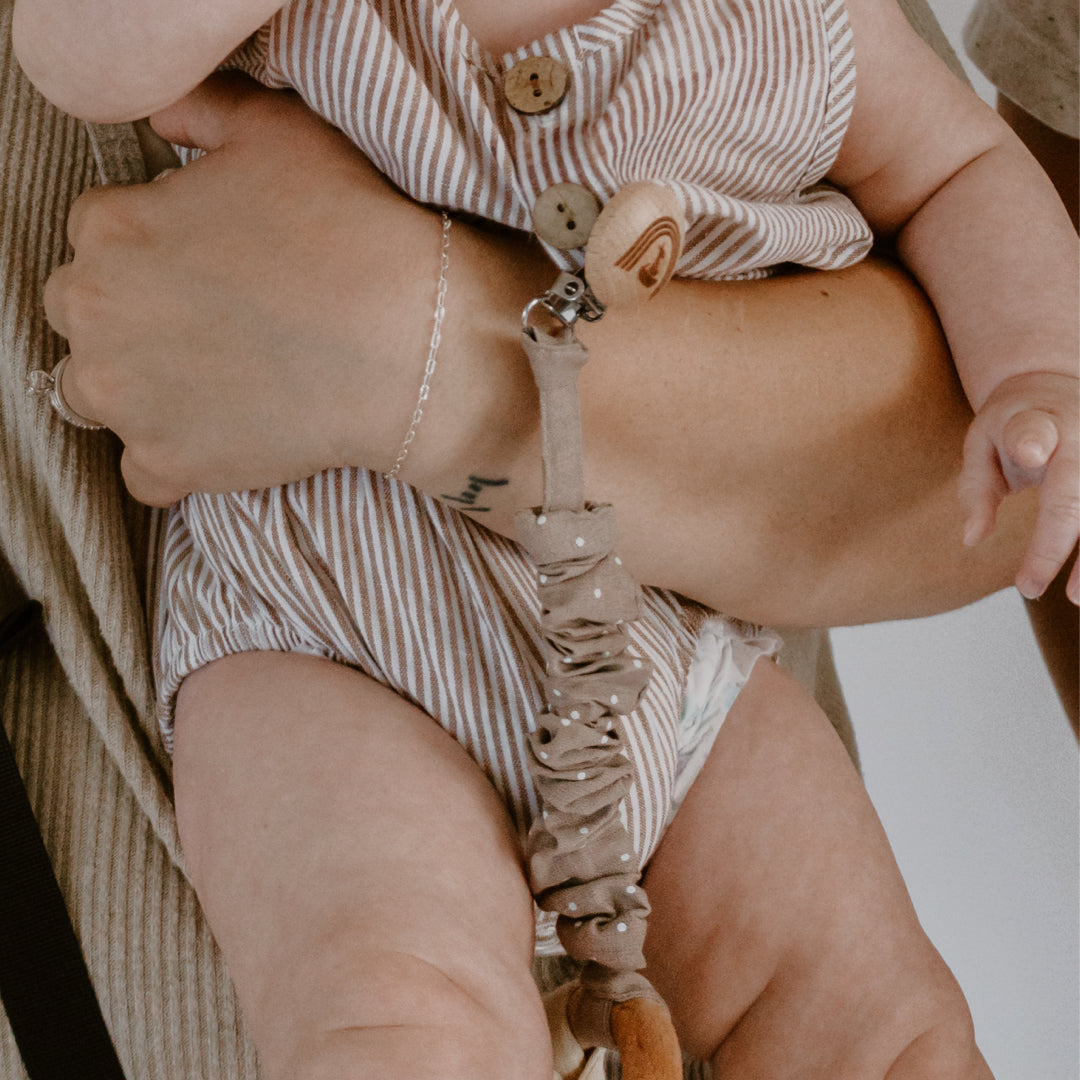 Stretchy Pacifier Clip